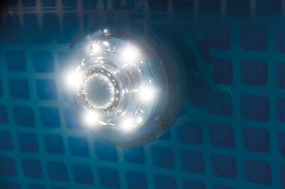 LED osvetlenie pre bazény INTEX s tryskou 38mm